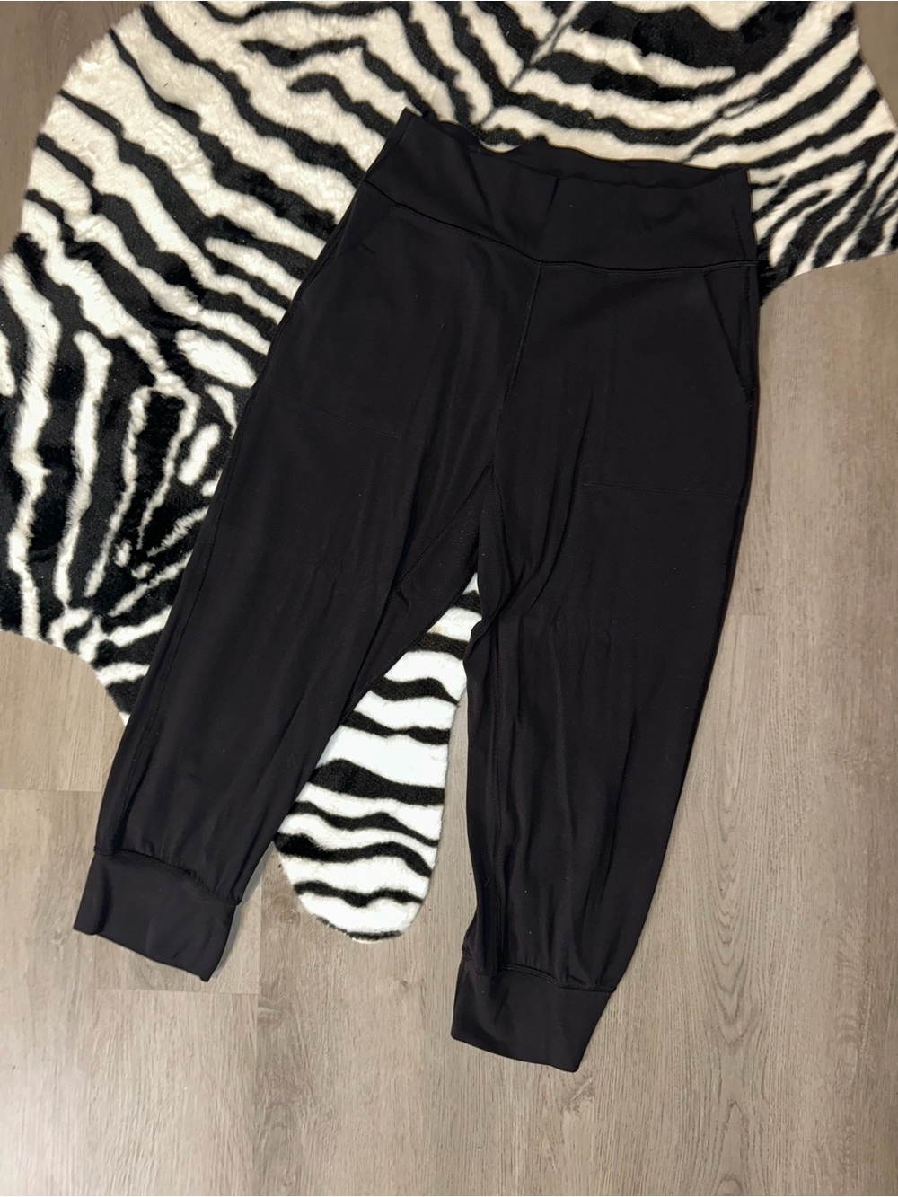 lululemon athletica Black Cropped Leggings